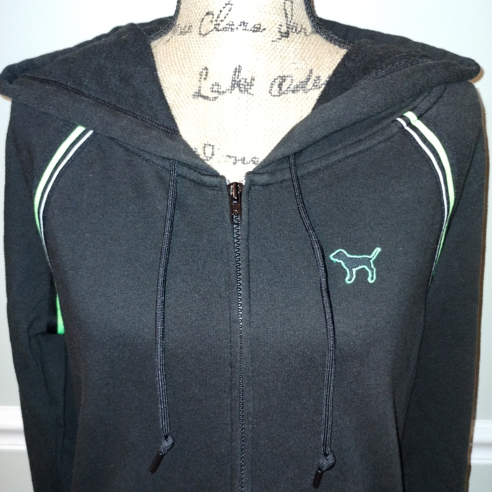 Full zip - Picture 3 of 8